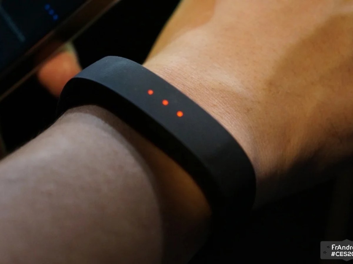 Prise en main du Razer Nabu X : trois petites LED pour tout écran