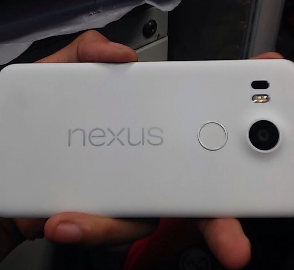 Le Google Nexus 5X déjà référencé sur Amazon avec une fiche technique