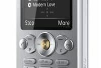 Sony Ericsson présente trois nouveaux mobiles Walkman