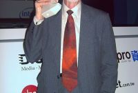 L'inventeur du téléphone portable trouve les appareils actuels
