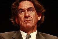 Pour Luc Ferry, l'anonymat sur Internet permet toutes les horreurs
