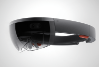 Plus léger, moins cher et plus performant : le nouveau casque HoloLens est attendu pour 2019