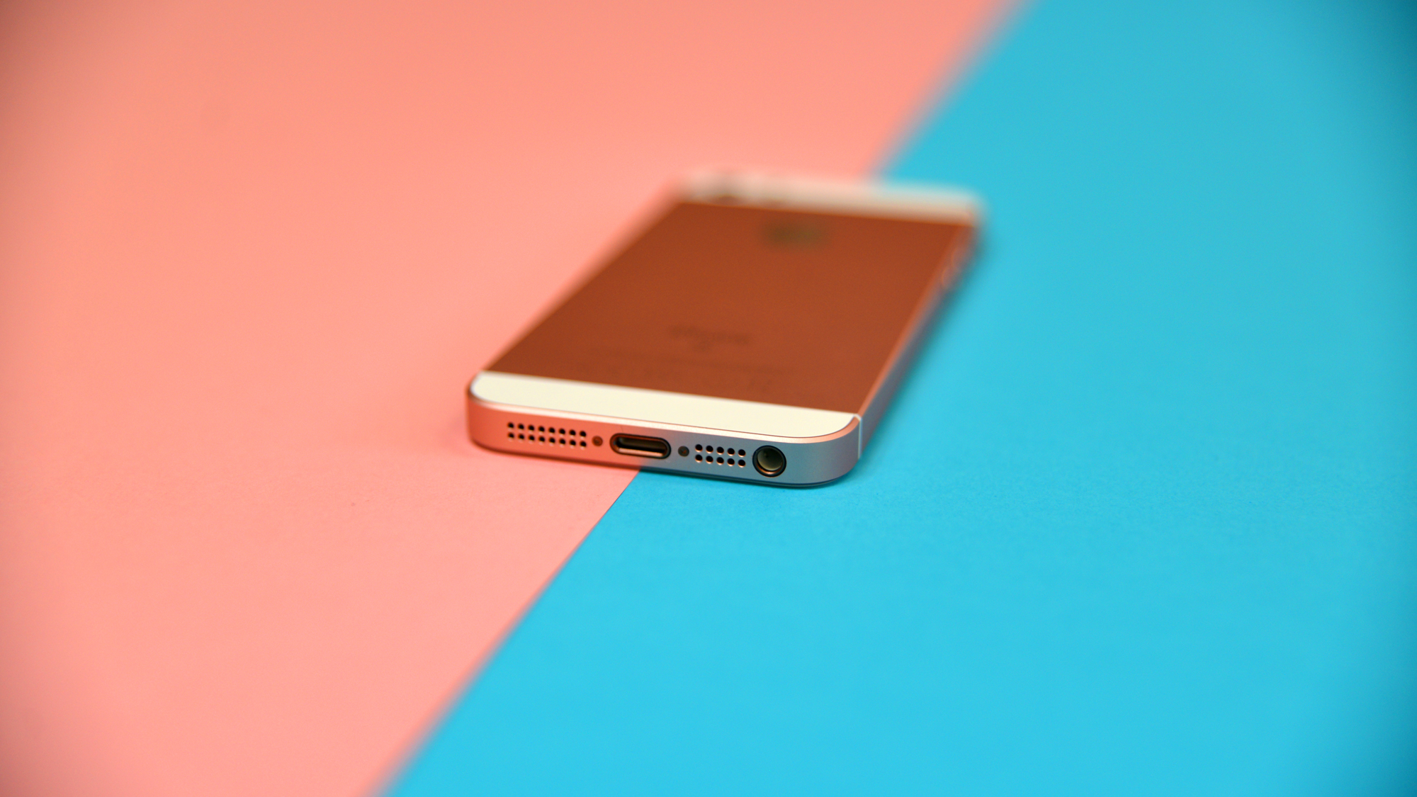 the era of The smartphone-king arrives to its end ?