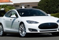 Le mot « Autopilot » induit-il en erreur ? Tesla s'en défend