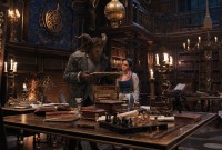 Le premier personnage ouvertement homosexuel de Disney est dans La Belle et la Bête