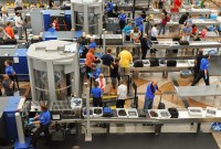 Les États-Unis veulent ajouter de l'IA dans les scanners corporels des aéroports