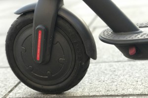 La trottinette électrique en 6 questions : ce qui est interdit, autorisé, toléré et...