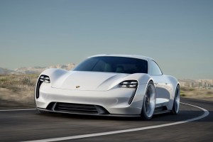 Voiture électrique : avec sa Mission E, Porsche a Tesla dans le viseur