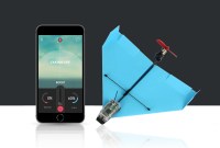 PowerUp Dart, l'avion en papier pilotable depuis un smartphone est en précommande