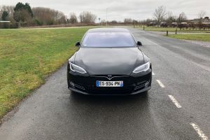 Tesla fait tester gratuitement son Autopilote pour convaincre les clients de payer 6 300...