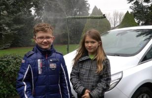 Ford : deux enfants imaginent un lave-glace qui se recharge à l'eau de pluie
