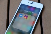 Le gouvernement envisage une loi pour encadrer l'addiction aux réseaux sociaux