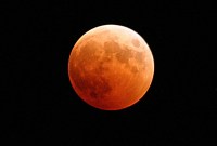 « Super lune de sang » : comment observer ce week-end la seule éclipse...