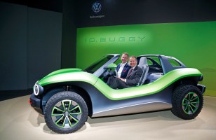 ID. Buggy : Volkswagen prône l'ouverture avec son buggy de plage électrique atypique