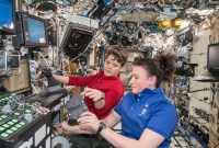 Il a fallu attendre 21 ans pour que deux femmes astronautes sortent enfin seules...