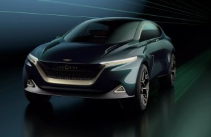Aston Martin vole le vedette à Genève en dévoilant son SUV 100% électrique