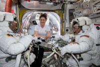 Annulation de la première sortie spatiale 100 % féminine : que s'est-il vraiment passé...