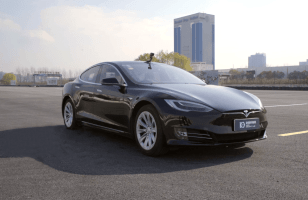 Tesla : en laboratoire, des hackers trompent l'Autopilote et contrôlent le volant avec une...