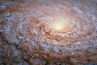 Les trous noirs supermassifs et leurs galaxies hôtes fonctionnent en « tandem » :...