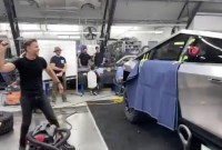 Cybertruck : Elon Musk publie une vidéo pour montrer que la vitre n'aurait pas...