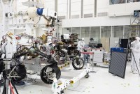 Que signifie le message caché inscrit sur le rover Perseverance ?