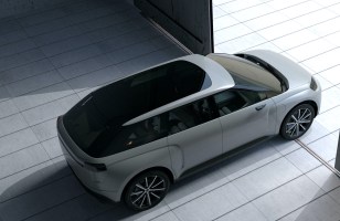 Design, intérieur, moteurs... : Dyson dévoile son SUV électrique annulé