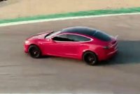 0 à 100 km/h en moins de 2,1 secondes : ok, la nouvelle Tesla...