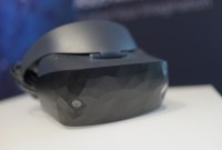 On a testé le casque de réalité mixte d'Asus, un concurrent sérieux au HTC...