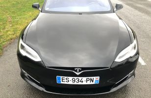 Selon Elon Musk, les voitures Tesla auront bientôt l'IA de K 2000