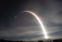Suivez le lancement de la fusée Falcon 9 qui va envoyer 10 satellites d'un...