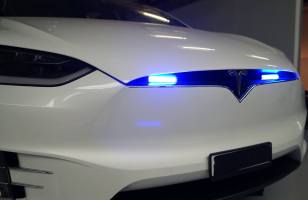La police suisse est très fière de ses Tesla Model X modifiés