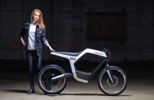 Une startup allemande veut changer la mobilité avec une moto électrique au design osé