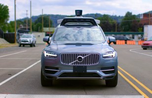 Accident mortel en voiture autonome : pas de poursuites pénales pour Uber