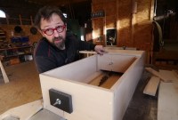 Artisan ou bricoleur du dimanche : pourquoi les menuisiers nous fascinent tant sur YouTube