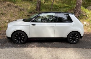 Essai de la Honda e : la petite électrique qui mise sur le style