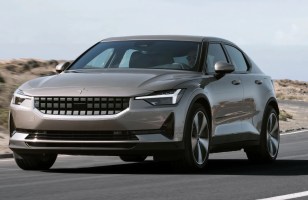 Toujours indisponible en France, la Polestar 2 sacrifie un moteur pour être plus abordable