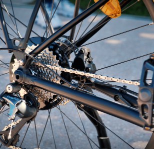Équipement, sécurité, réparations : conduire un vélo électrique, combien ça coûte ?