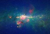 Une étoile géante clignote curieusement près du centre de notre galaxie