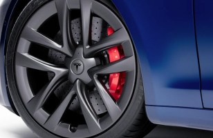 Pourquoi Tesla facture 20 000 $ ce nouveau kit de freins haute performance pour...