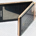 Un Samsung à clapet avec double écran tactile de 3,3 pouces Amoled sous Android