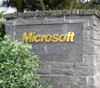 1240004815_microsoft_sign_closeup