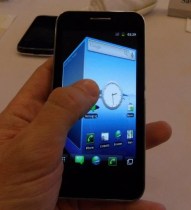 Huawei Glory, un smartphone de 4 pouces avec un processeur cadencé à 1.4 GHz sous Android