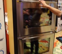 Voici le Dacor Discovery IQ Wall Oven