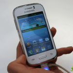 Prise en main du Samsung Galaxy Young : le meilleur du pire