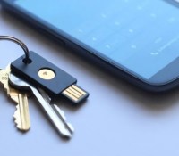 YubiKey-NEO-smartphone-token-password-google-645×430