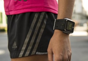 miCoach Smart Run : Adidas présente une montre connectée réservée aux sportifs