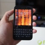 Test du BlackBerry Q5, le milieu de gamme du canadien avec clavier physique