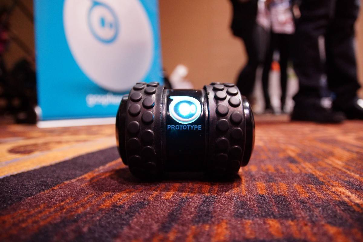 CES 2014-sphero-2b-orbotix