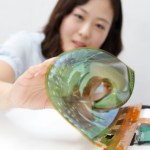 LG fait la démonstration vidéo de ses écrans OLED flexibles et transparents