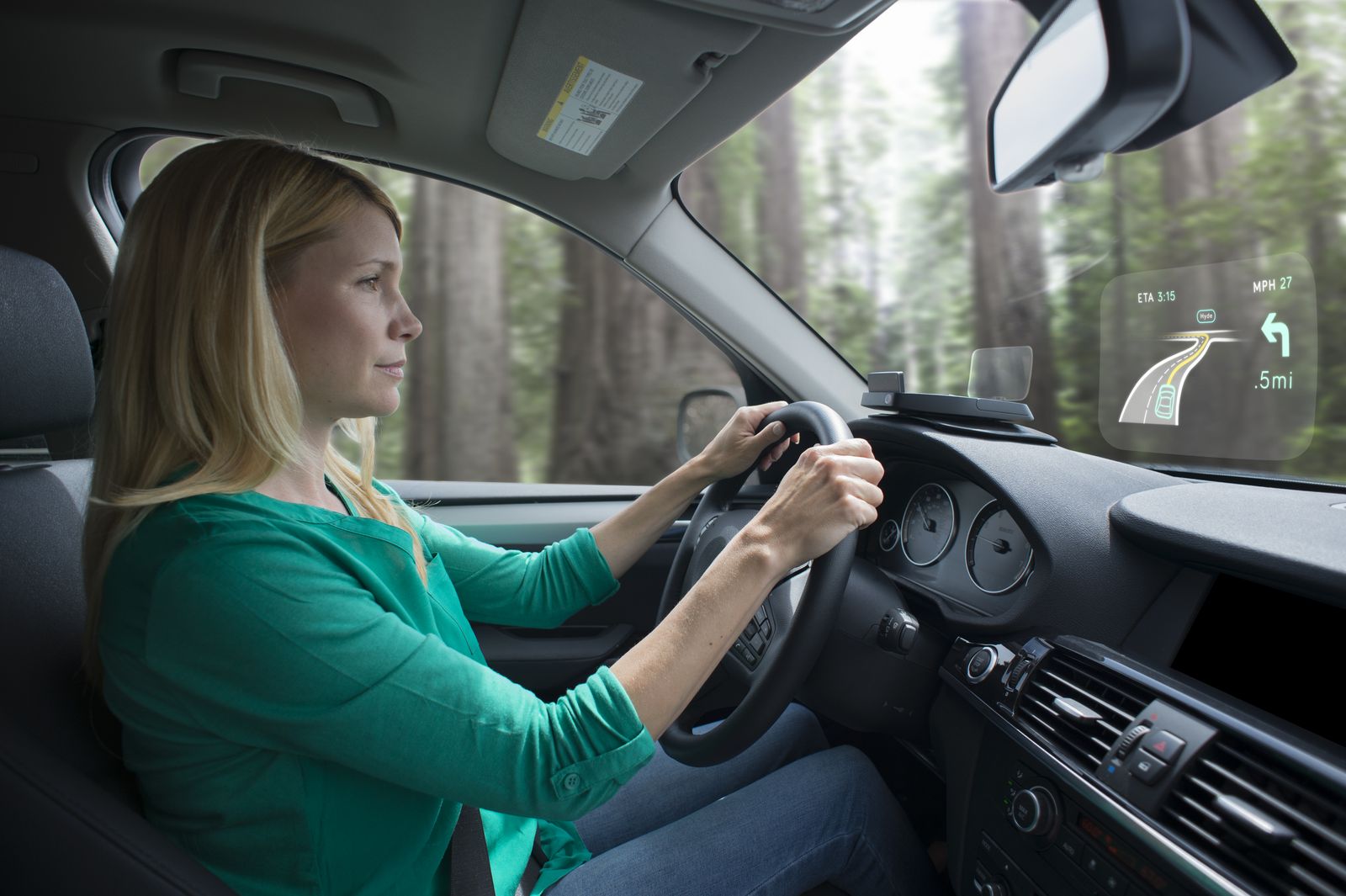 woman_driving_side